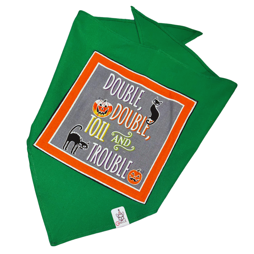 These handmade Halloween pet bandanas are the pawfect accessory for your furry friend this spooky season. 🐾✨ Carefully crafted with love and detail, each bandana adds a fun and festive touch that will make your pup the star of Halloween. 🎃👻