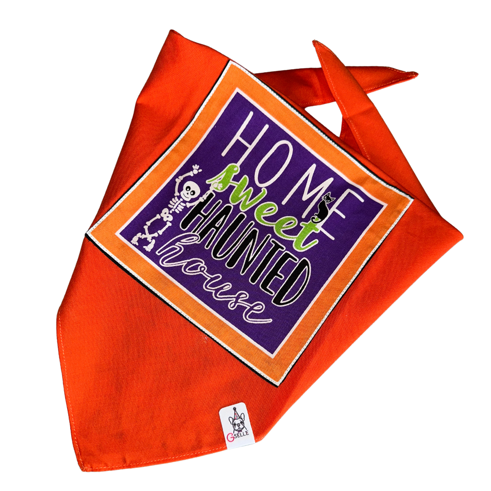 These handmade Halloween pet bandanas are the pawfect accessory for your furry friend this spooky season. 🐾✨ Carefully crafted with love and detail, each bandana adds a fun and festive touch that will make your pup the star of Halloween. 🎃👻
